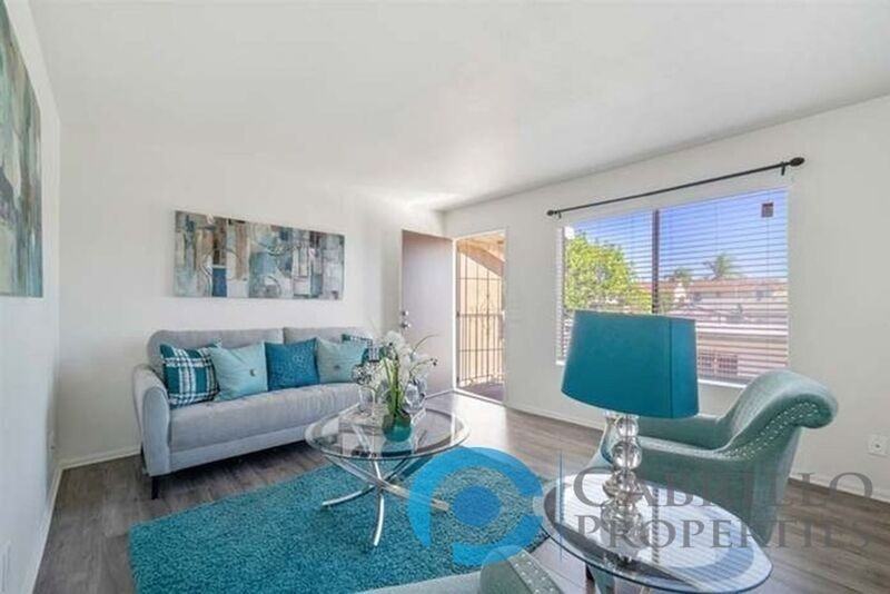 4523 Winona Ave #B - Photo 5 of 11