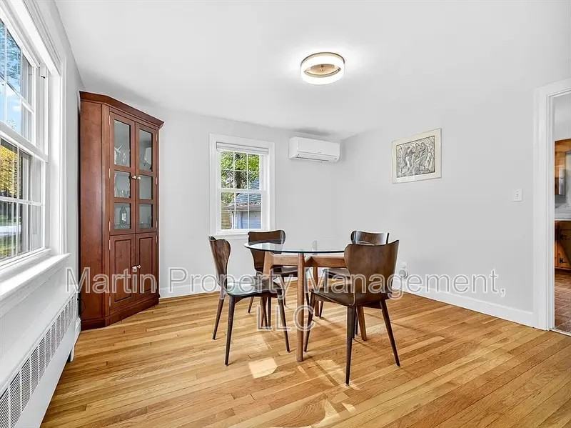 37 Pine St - Photo 3 of 13