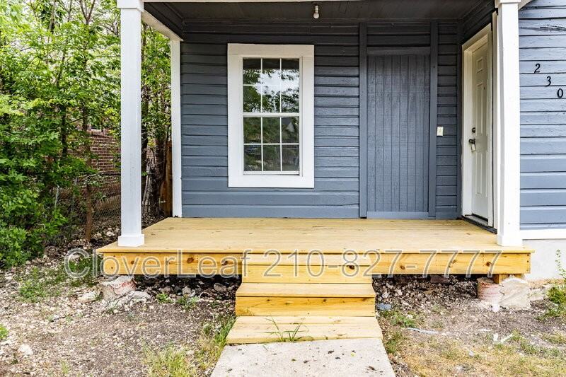 230 Paramount Ave - Photo 4 of 26