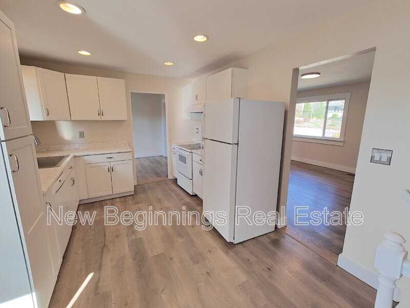 5330 Silver Spur Ave - Photo 6 of 36