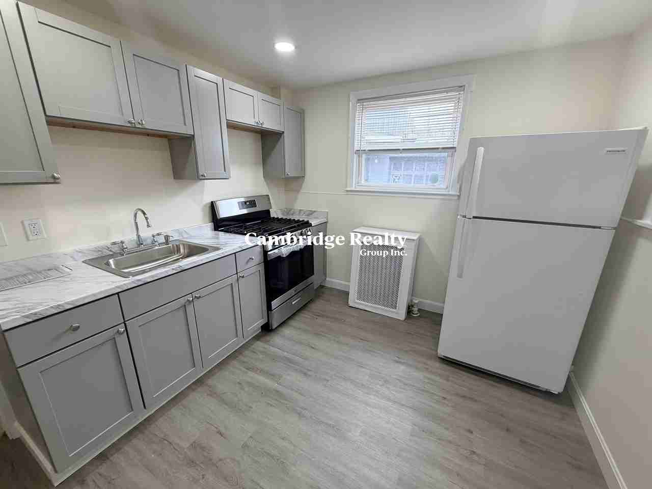 543 Broadway #1R - Photo 2 of 16