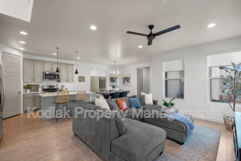 2442 N Gotland Way - Photo 4 of 13