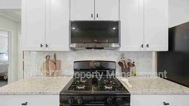 2913 Brogan Crk - Photo 5 of 38