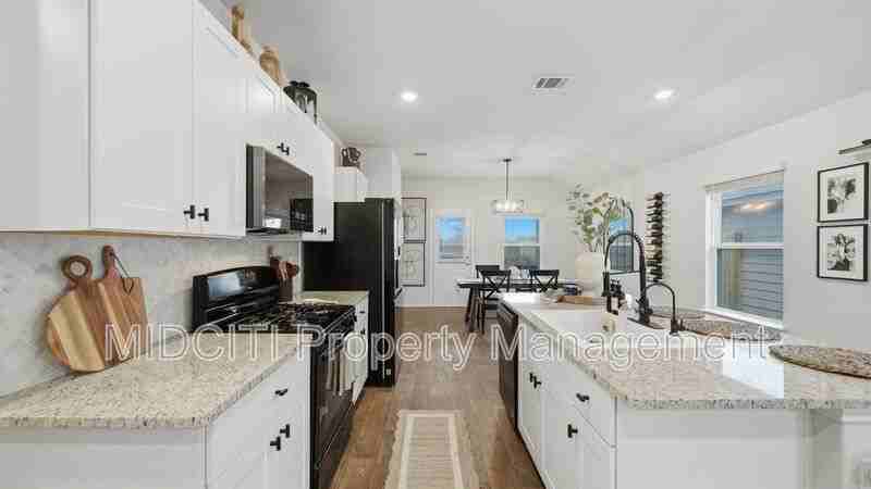 2913 Brogan Crk - Photo 7 of 38