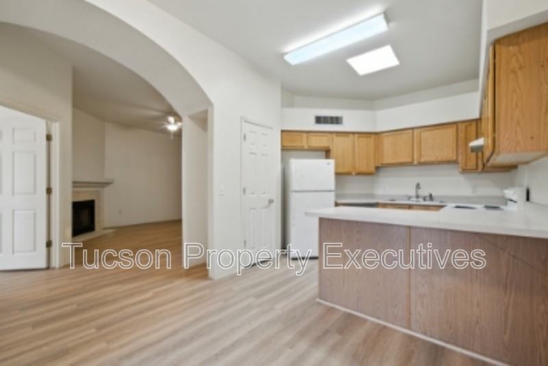 2447 N Fair Oaks Ave - Photo 3 of 19