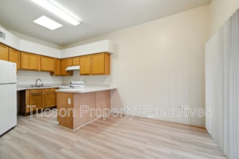 2447 N Fair Oaks Ave - Photo 7 of 19