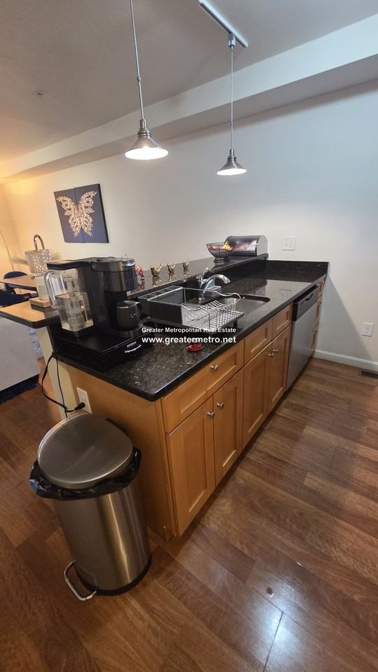 39 Chelsea St #1 - Photo 6 of 21