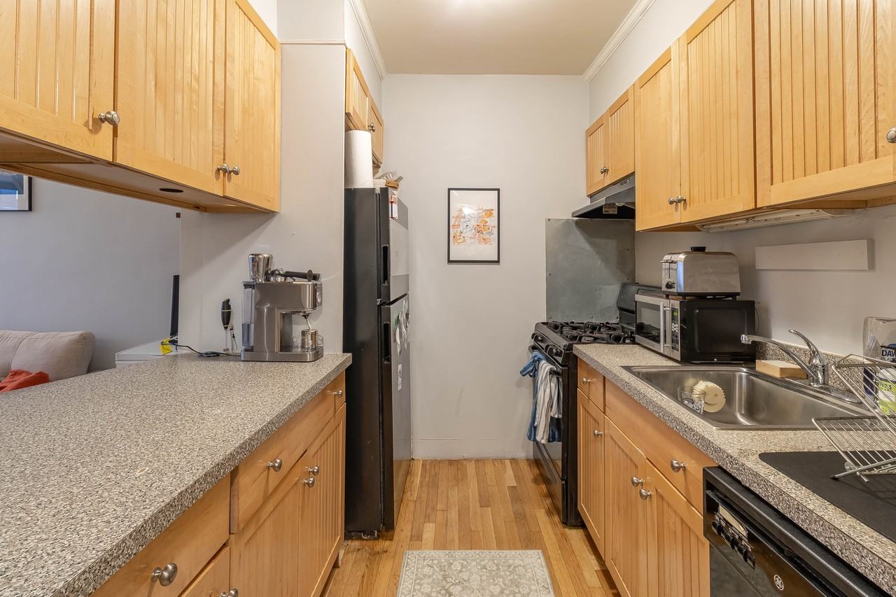 828 Huntington Ave #2 - Photo 6 of 14