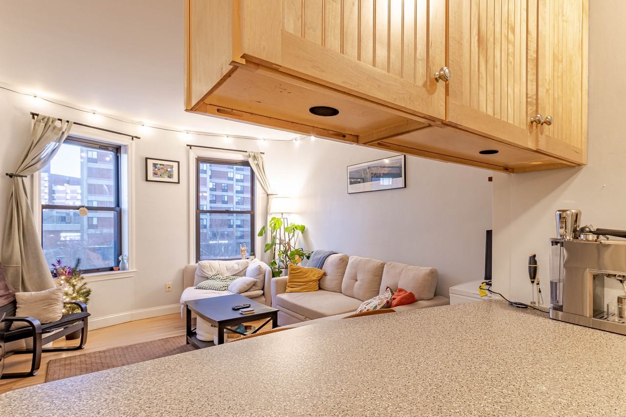 828 Huntington Ave #2 - Photo 7 of 14