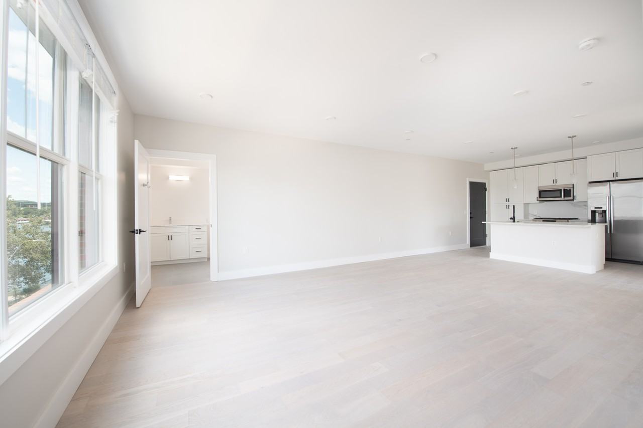 425 Border St #401 - Photo 4 of 21
