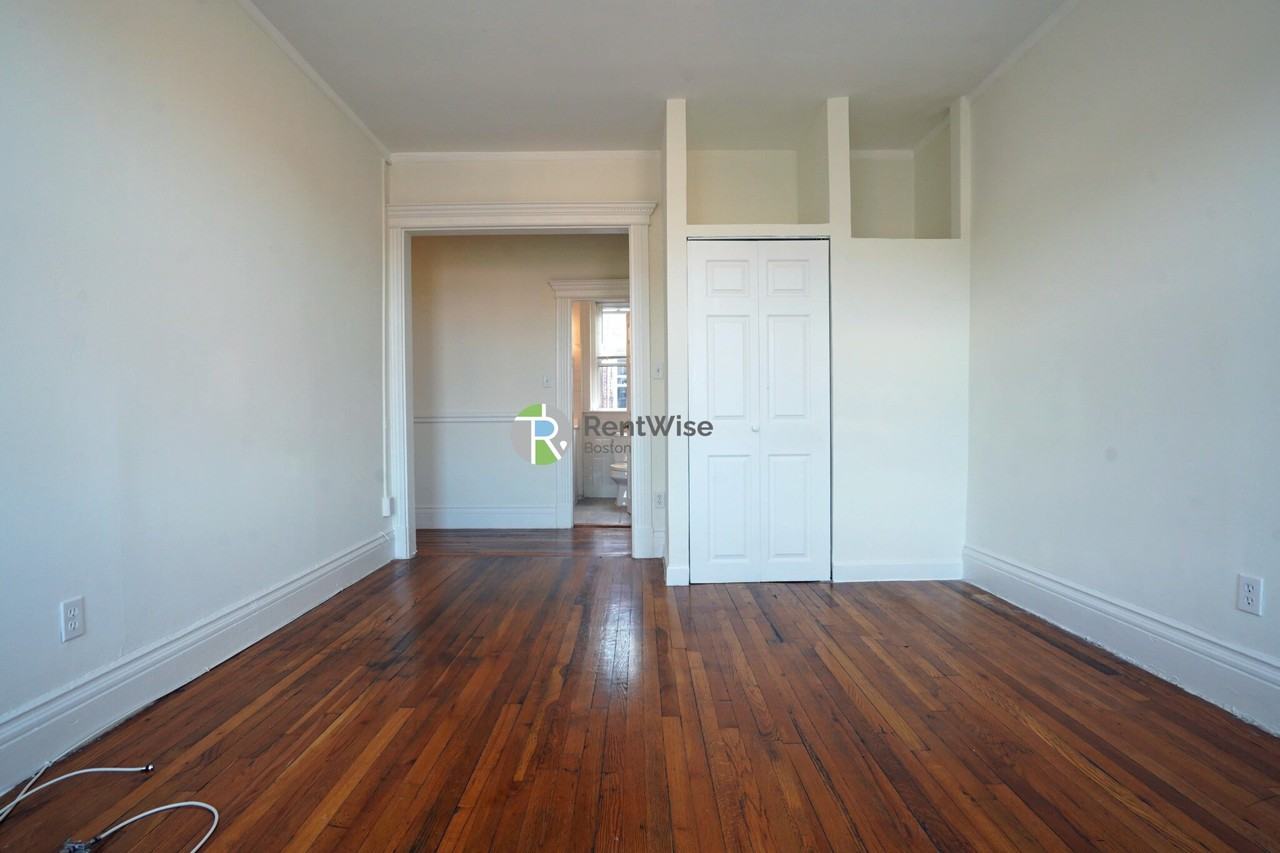 1302 Commonwealth Ave #35 - Photo 3 of 18