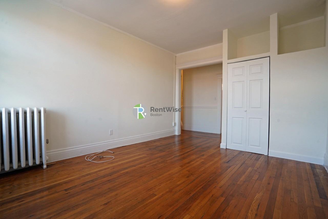 1302 Commonwealth Ave #35 - Photo 4 of 18