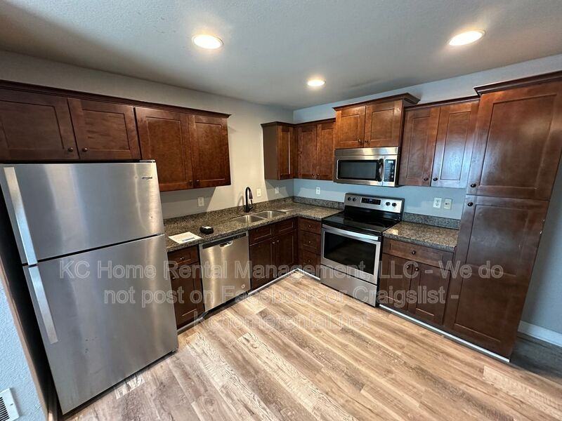 10536 Kane Dr - Photo 3 of 40