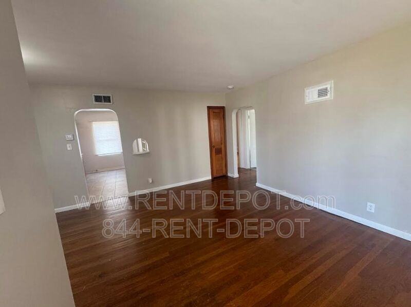 1200 Marshall Ave - Photo 2 of 8