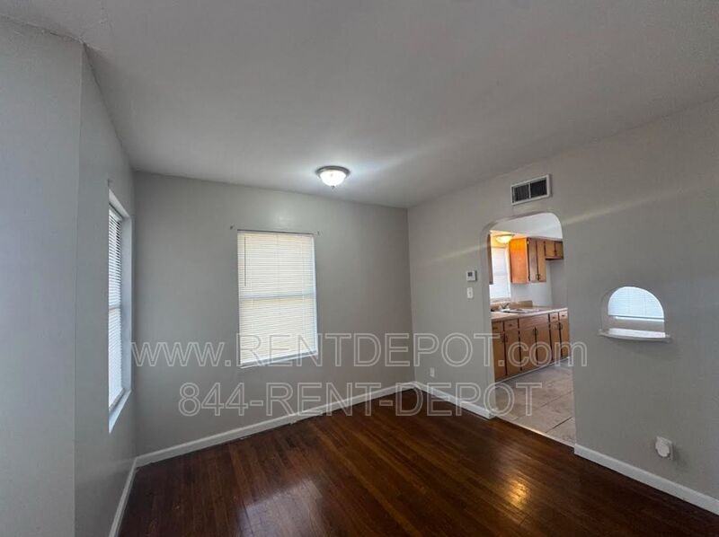 1200 Marshall Ave - Photo 3 of 8