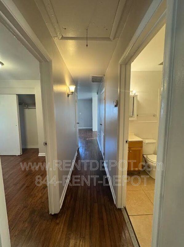 720 Sweetser Ave - Photo 3 of 9