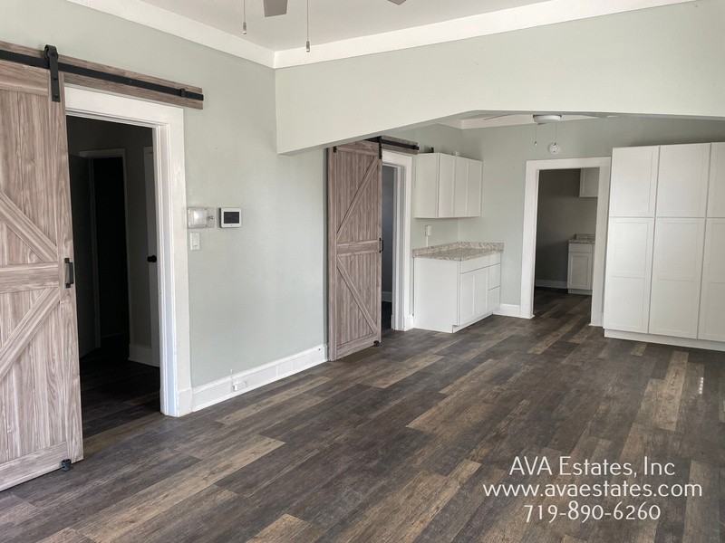 1206 Claremont Ave - Photo 2 of 12