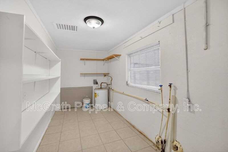 311 Ne 5th St - Photo 6 of 50
