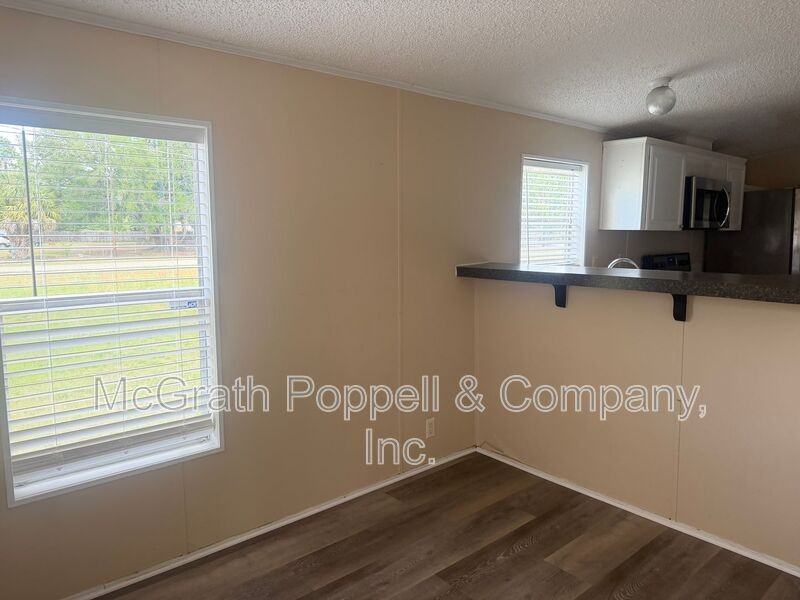 12703 Lovers Ln - Photo 5 of 25