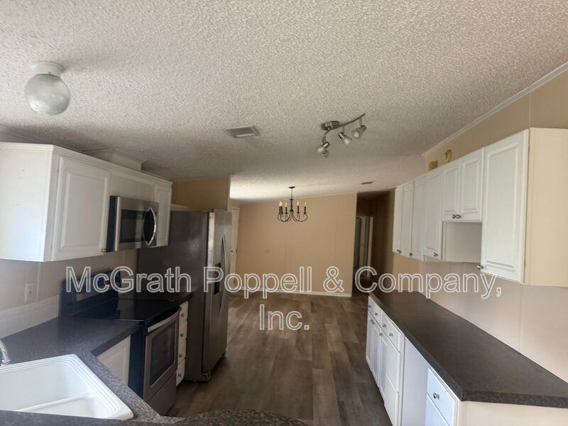 12703 Lovers Ln - Photo 7 of 25