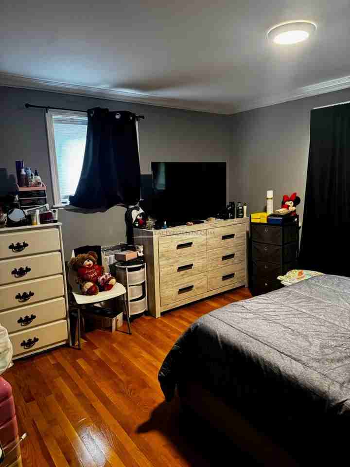 357 Faneuil St #10 - Photo 3 of 6