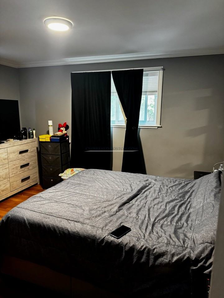 357 Faneuil St #10 - Photo 4 of 6