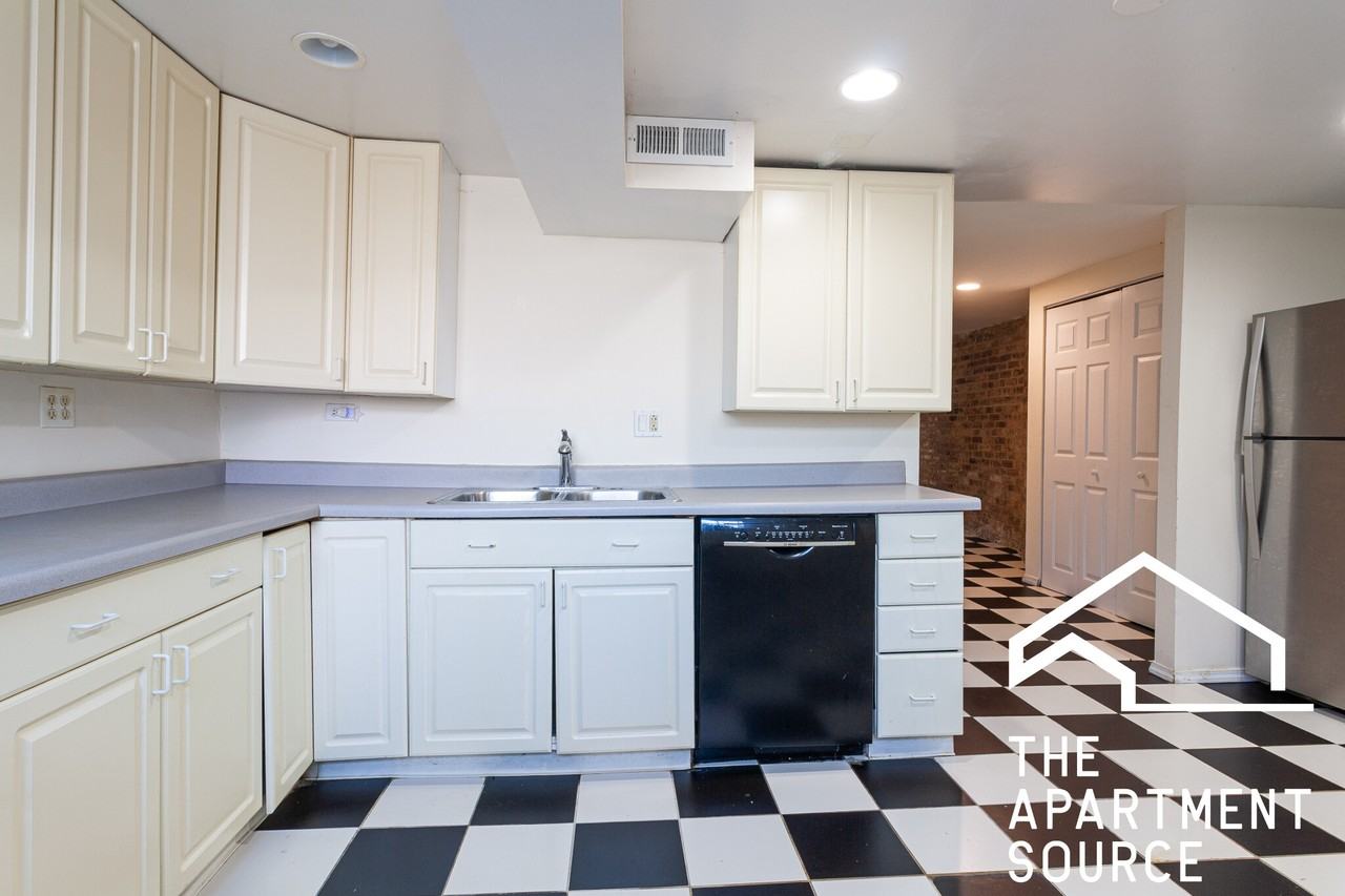 826 W Dakin St #G - Photo 2 of 14