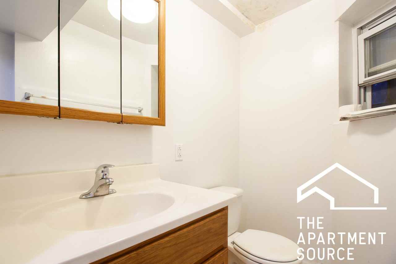 826 W Dakin St #G - Photo 7 of 14