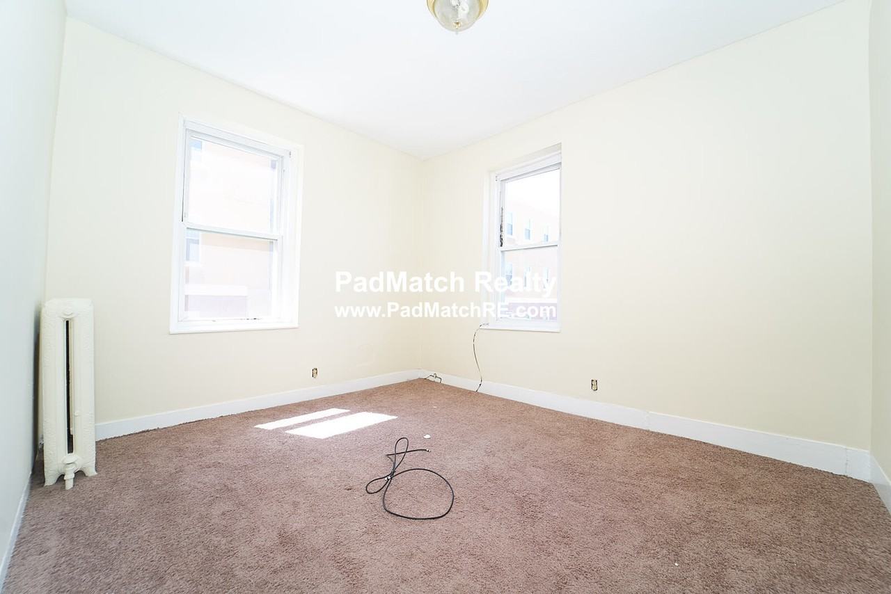 75 S Huntington Ave #6 - Photo 3 of 17