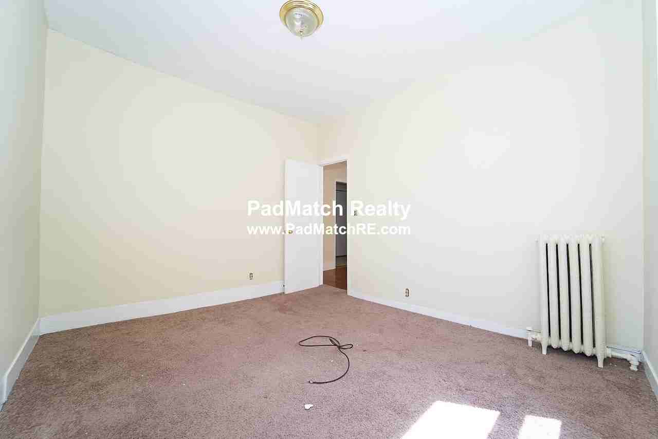 75 S Huntington Ave #6 - Photo 4 of 17