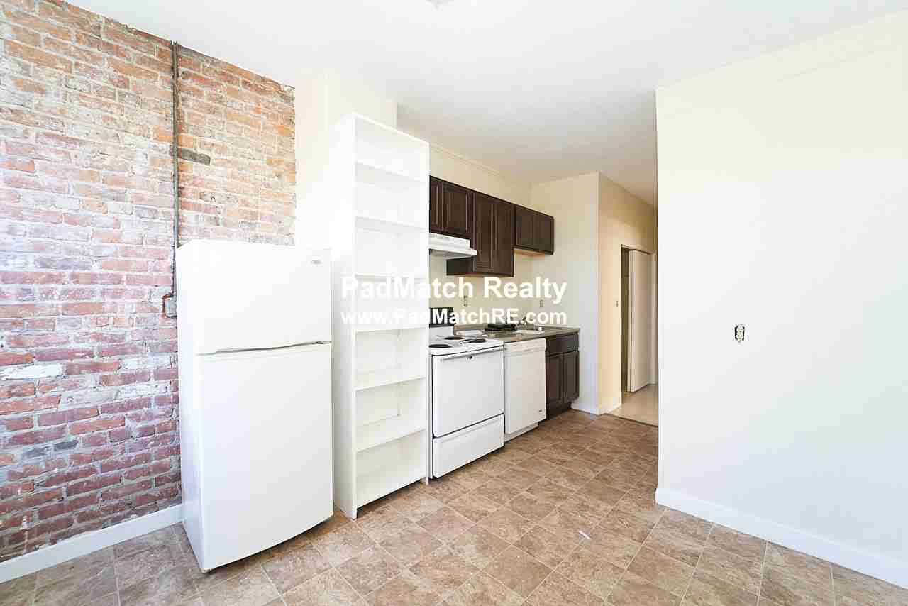 75 S Huntington Ave #6 - Photo 7 of 17