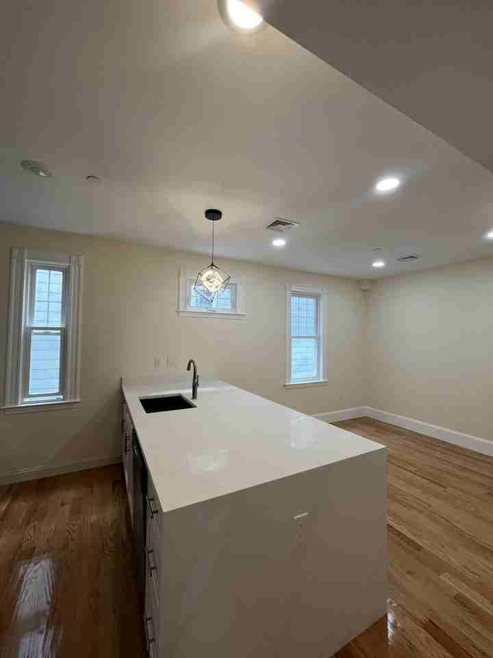 Putnam Ave #2 - Photo 4 of 22