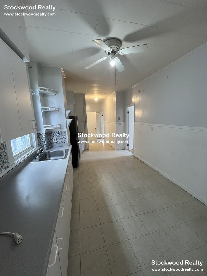 109 Wordsworth St #1 - Photo 4 of 11