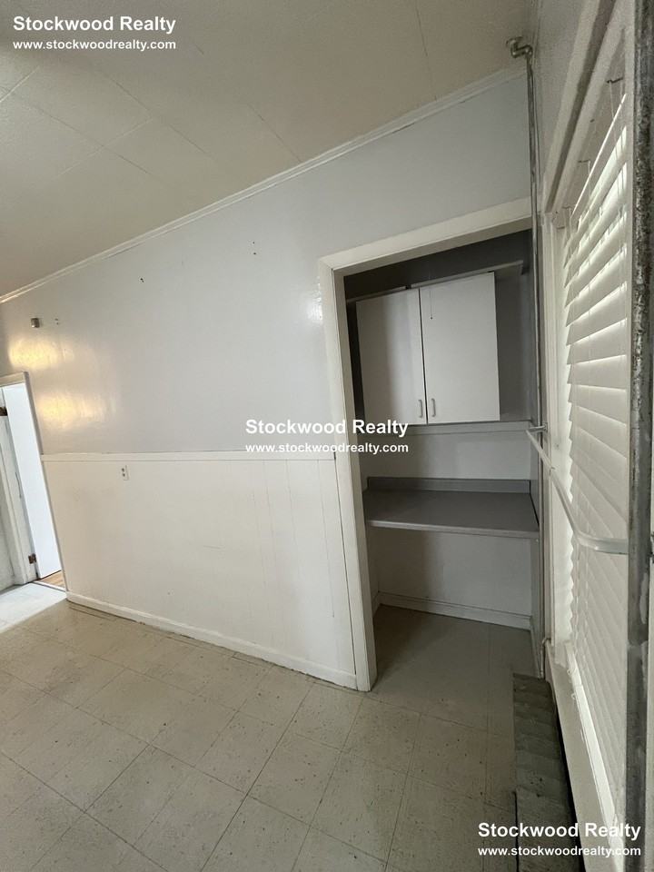 109 Wordsworth St #1 - Photo 5 of 11