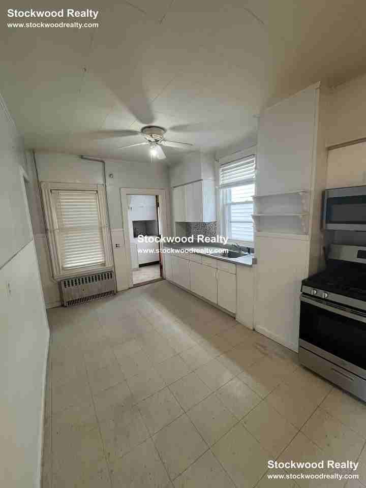 109 Wordsworth St #1 - Photo 3 of 34