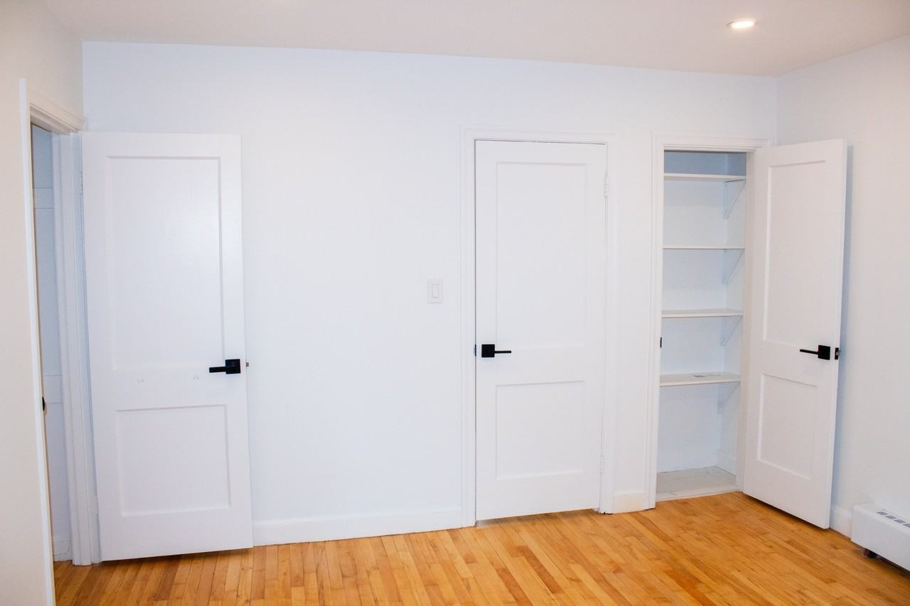 33 Hammond Pond Pkwy #2 - Photo 5 of 13