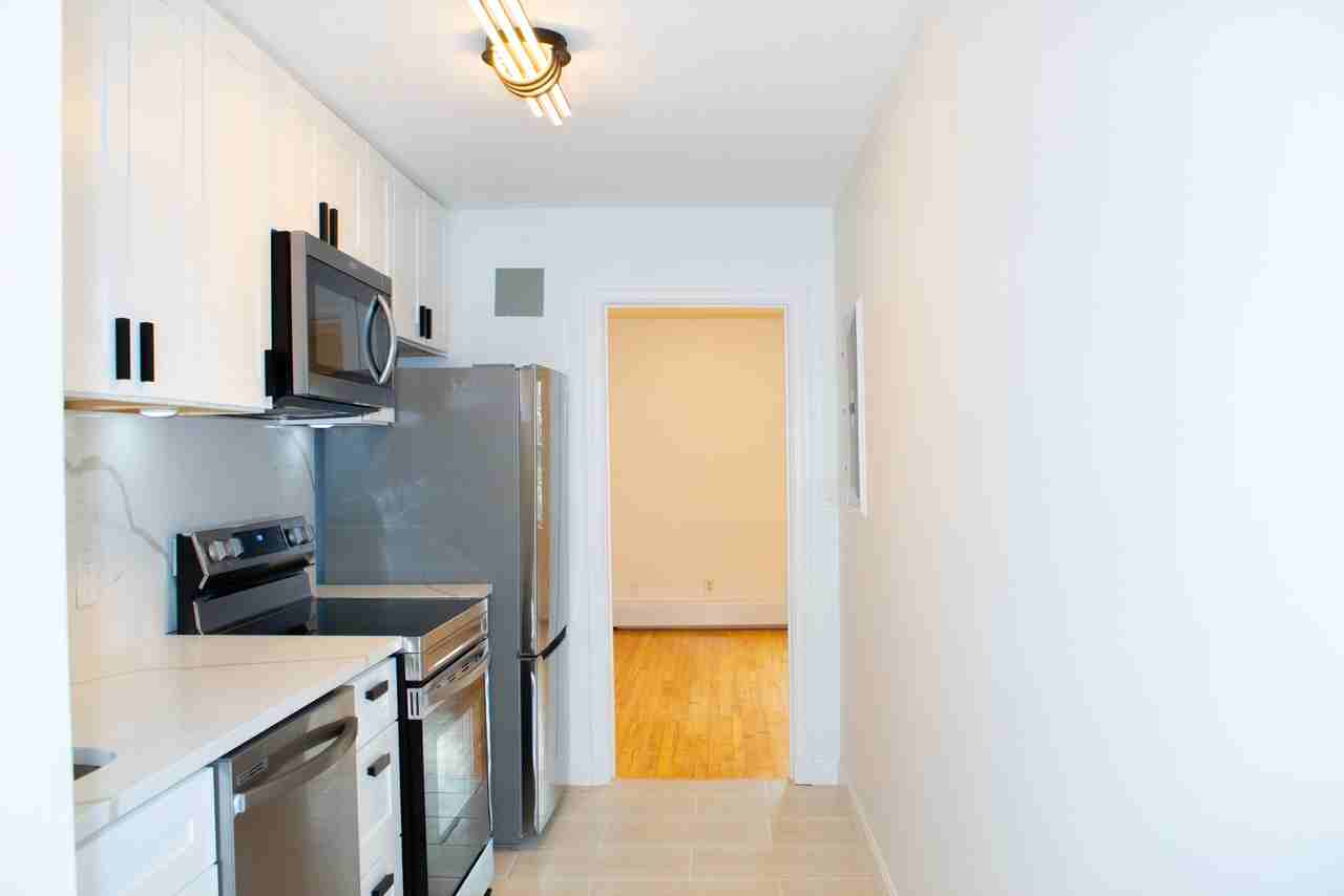 33 Hammond Pond Pkwy #2 - Photo 7 of 13