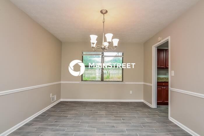 4466 Chartley Pl - Photo 6 of 17