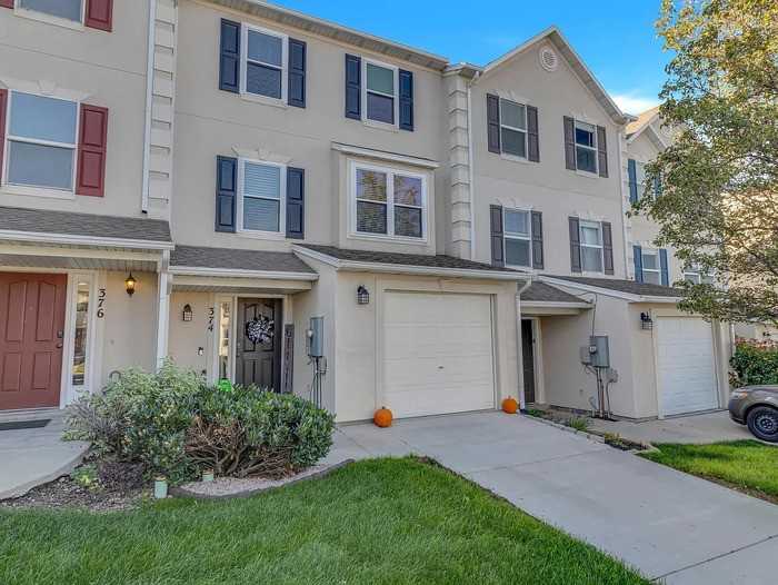 374 E Braidhill Dr - Photo 2 of 20