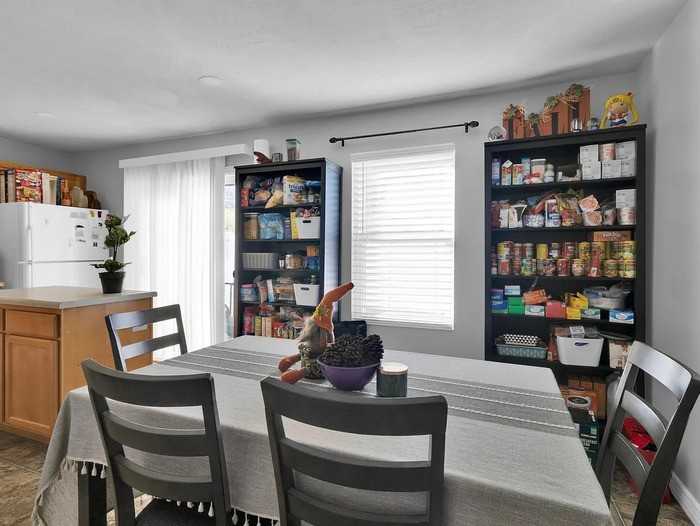 374 E Braidhill Dr - Photo 3 of 20