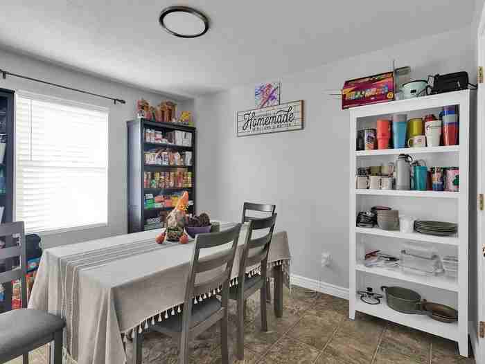 374 E Braidhill Dr - Photo 7 of 20