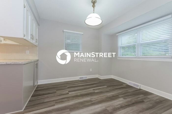 501 Sw Shamrock Pl - Photo 6 of 17