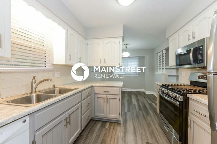 501 Sw Shamrock Pl - Photo 7 of 17