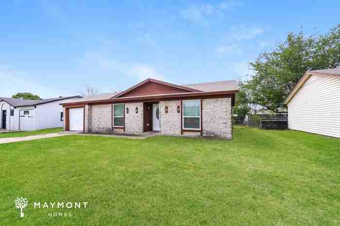 1420 Palisades Dr - Photo 3 of 14