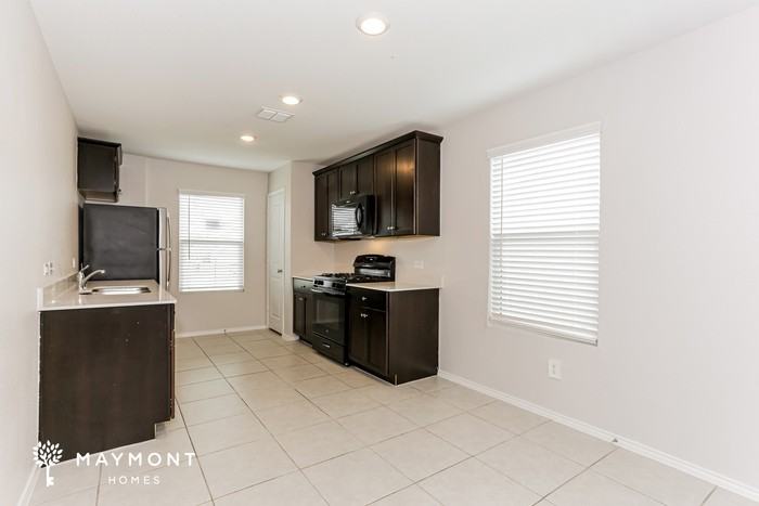 2984 Wallace Wells Ct - Photo 6 of 15