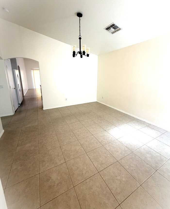 4416 N 113th Dr - Photo 4 of 13