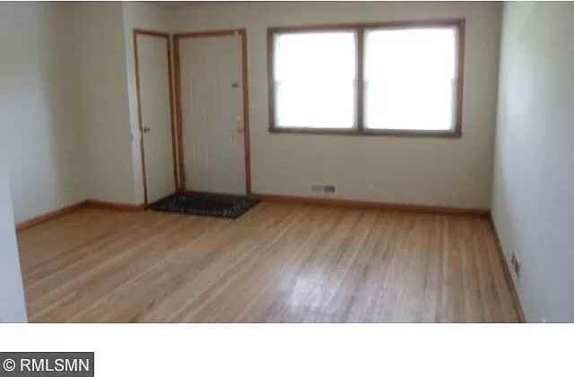 2330 Irving Ave N - Photo 5 of 18