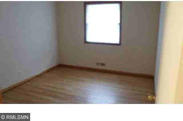 2330 Irving Ave N - Photo 7 of 18