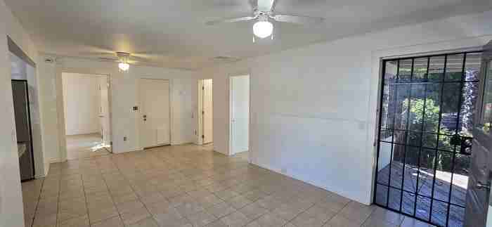 4605 Landis St - Photo 4 of 12