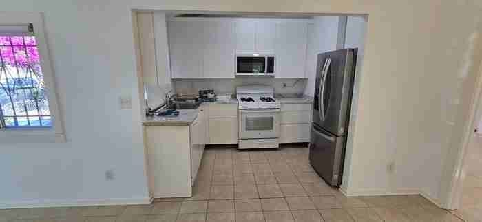 4605 Landis St - Photo 5 of 12